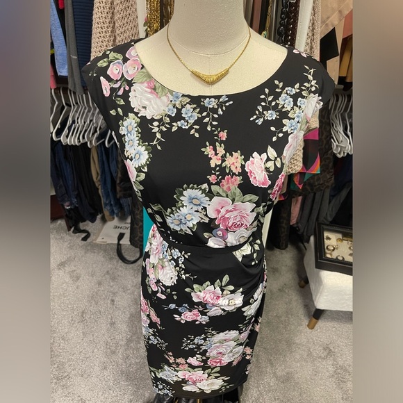 Floral Dress. Size 10. Great for Work or Church! Pretty & Stretchy!! - Picture 2 of 13
